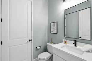 6152 Lungo Lago Dr, Sarasota, FL 34241 - Photo 27