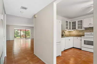 509 Lakeside Drive #509, Bradenton, FL 34210 - Photo 9