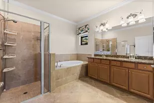 13238 Famiglia Dr, Venice, FL 34293 - Photo 11