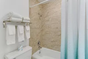 7150 N Tamiami Trl, Sarasota, FL 34243 - Photo 9