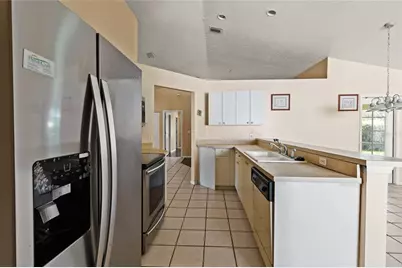 6524 67th Court E., Bradenton, FL 34203 - Photo 5