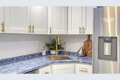 101 S Gulfstream Avenue #15B, Sarasota, FL 34236 - Photo 13