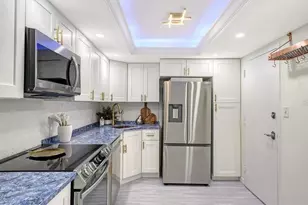 101 S Gulfstream Ave, Sarasota, FL 34236 - Photo 15