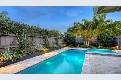 1661 S Jefferson Avenue, Sarasota, FL 34239 - Photo 19