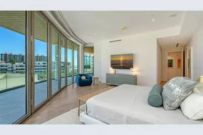 1561 Gulf Of Mexico Drive #404, Longboat Key, FL 34228 - Photo 47