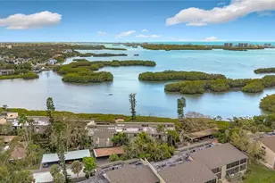 1510 Pelican Point Dr, Sarasota, FL 34231 - Photo 3