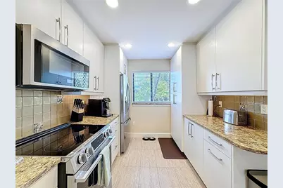 1510 Pelican Point Drive #BA270, Sarasota, FL 34231 - Photo 19