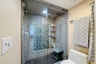 1510 Pelican Point Dr, Sarasota, FL 34231 - Photo 47