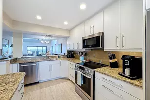 1510 Pelican Point Dr, Sarasota, FL 34231 - Photo 23