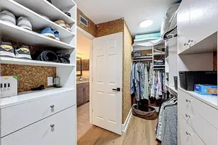 1510 Pelican Point Dr, Sarasota, FL 34231 - Photo 49