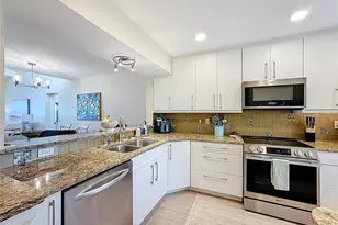 1510 Pelican Point Dr, Sarasota, FL 34231 - Photo 17