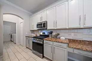 11719 Winding Woods Way, Lakewood Ranch, FL 34202 - Photo 9