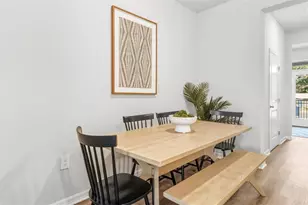 4040 Gold Dust Ln, Sarasota, FL 34243 - Photo 9