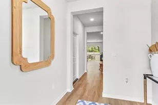 4040 Gold Dust Ln, Sarasota, FL 34243 - Photo 3