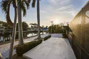 608 Gladstone Ln, Holmes Beach, FL 34217 - Photo 47