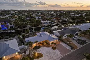 608 Gladstone Ln, Holmes Beach, FL 34217 - Photo 55