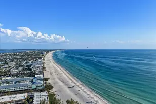 608 Gladstone Ln, Holmes Beach, FL 34217 - Photo 57