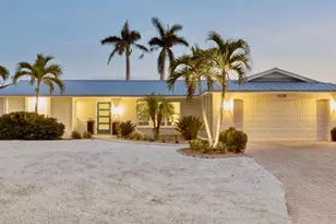 608 Gladstone Ln, Holmes Beach, FL 34217 - Photo 1