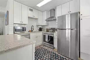 2016 5th St, Sarasota, FL 34237 - Photo 9