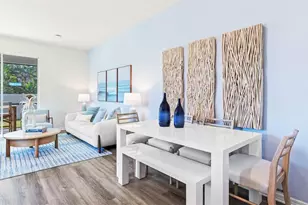 4032 Gold Dust Ln, Sarasota, FL 34243 - Photo 3