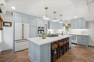 2913 Gulf Dr, Holmes Beach, FL 34217 - Photo 13