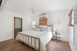 2913 Gulf Dr, Holmes Beach, FL 34217 - Photo 23