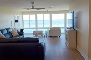 6400 Flotilla Dr, Holmes Beach, FL 34217 - Photo 11