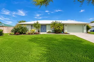 7926 Cypress Lake Dr, Sarasota, FL 34243 - Photo 1