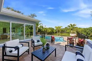 700 Tropical Cir, Sarasota, FL 34242 - Photo 29