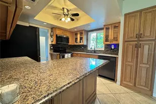 4811 79th Avenue Plaza E, Sarasota, FL 34243 - Photo 7