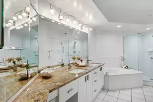 5420 Eagles Point Cir, Sarasota, FL 34231 - Photo 19