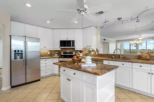 5420 Eagles Point Cir, Sarasota, FL 34231 - Photo 11