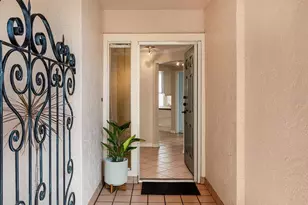 5420 Eagles Point Cir, Sarasota, FL 34231 - Photo 3