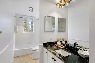 5420 Eagles Point Cir, Sarasota, FL 34231 - Photo 29