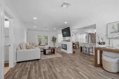 1867 Maryland Avenue NE, Saint Petersburg, FL 33703 - Photo 5