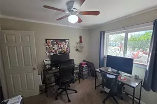 1015 Rhodes Ave, Sarasota, FL 34237 - Photo 9