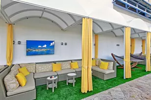 915 Seaside Dr, Sarasota, FL 34242 - Photo 45