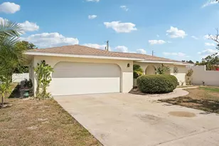 1741 Bayonne St, Sarasota, FL 34231 - Photo 3