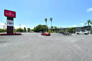 7150 N Tamiami Trl, Sarasota, FL 34243 - Photo 21