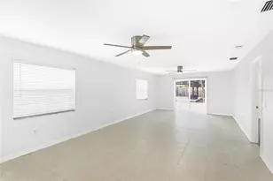 1016 26th St W, Bradenton, FL 34205 - Photo 7