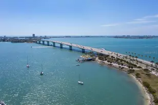 2616 Hidden Lake Dr N, Sarasota, FL 34237 - Photo 61