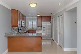 2616 Hidden Lake Dr N, Sarasota, FL 34237 - Photo 9