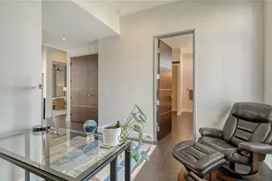 211 Cosmopolitan Ct, Sarasota, FL 34236 - Photo 17