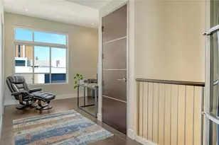 211 Cosmopolitan Ct, Sarasota, FL 34236 - Photo 15