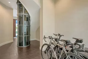 211 Cosmopolitan Ct, Sarasota, FL 34236 - Photo 29