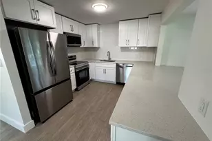 3182 Hatton St, Sarasota, FL 34237 - Photo 9