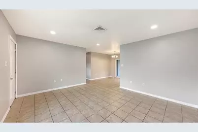 3415 Woodmont Drive, Sarasota, FL 34232 - Photo 5