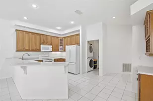 6503 Drewrys Bluff, Bradenton, FL 34203 - Photo 11
