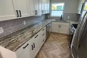 428 62nd St, Holmes Beach, FL 34217 - Photo 5