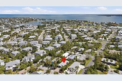 5803 De Palmas Avenue, Holmes Beach, FL 34217 - Photo 31